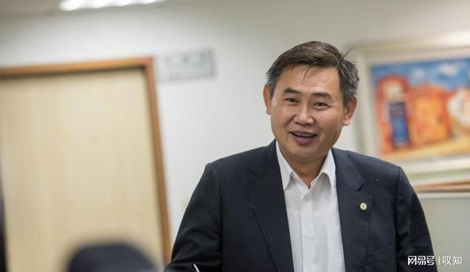 脸万斯断后路赖清德坐到头后如何转身九游会·j9网站“哈佛女孩”被打(图4)