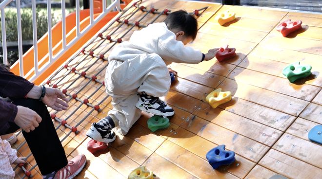 好去处！家门口的公园焕新升级j9九游会真人第一品牌遛娃(图4)